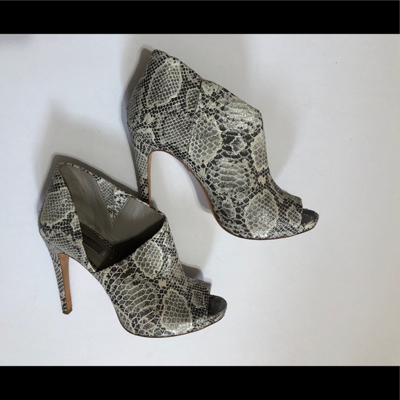 BCBGMaxAzria Shoes - ⭐️ host pick BCBG MAXAZARIA Snake open toe bootie